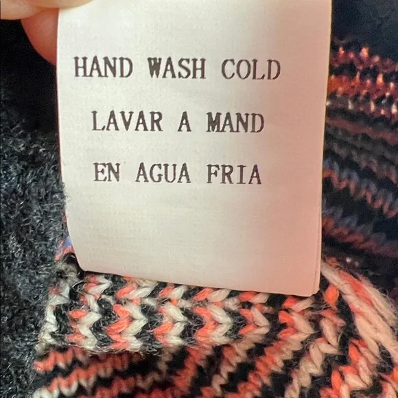 Geometric‎ Button Cardigan - Picture 7 of 8